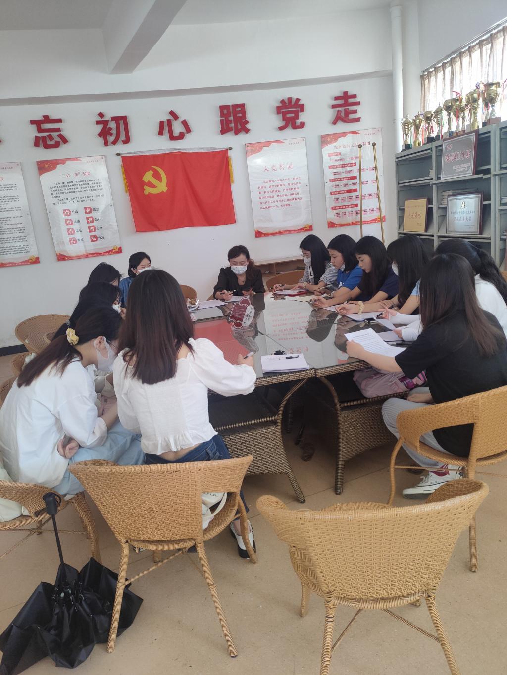 星力
学生第二党支部开展 “以案为鉴守初心，筑牢防线促廉洁”主题党日活动